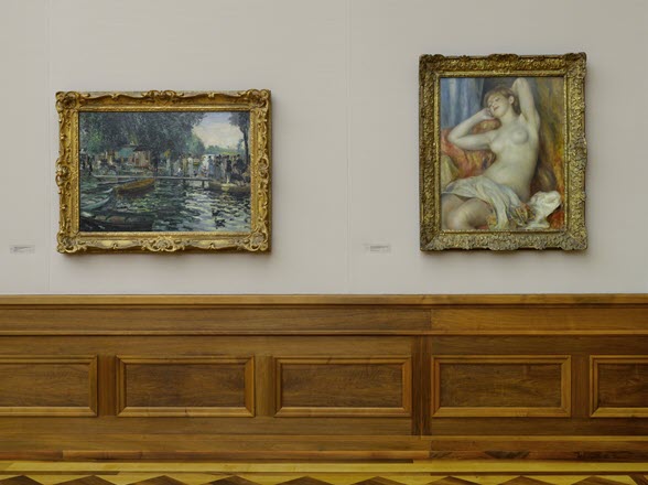 La grande galerie avec Pierre-Auguste Renoir, La Grenouillère, 1869, huile sur toile,  65 x 92 cm et Baigneuse endormie, vers 1897, 82 x 66 cm